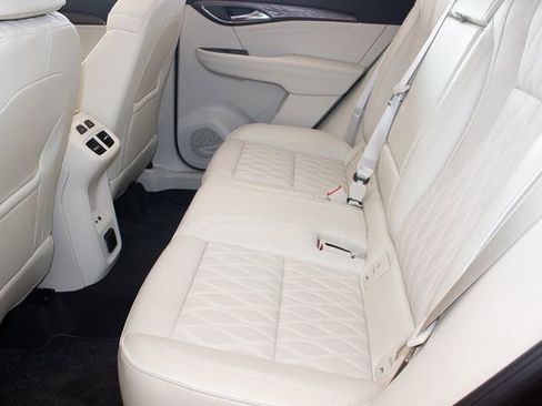 Used 2022 Buick Envision Avenir w/ Safety Package image 17