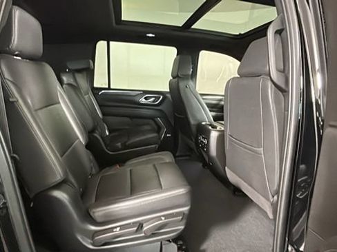 Used 2023 Chevrolet Suburban LT w/ LT Signature Plus Package AWD/4WD image 29