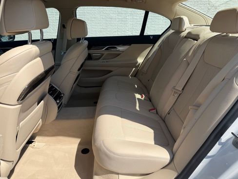 Used 2021 BMW 740i RWD image 19