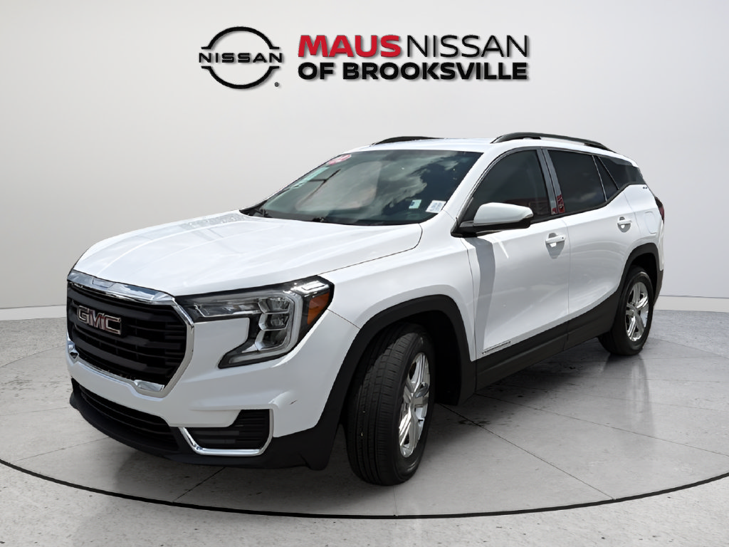 Used 2022 GMC Terrain SLE w/ Driver Convenience Package FWD image 4