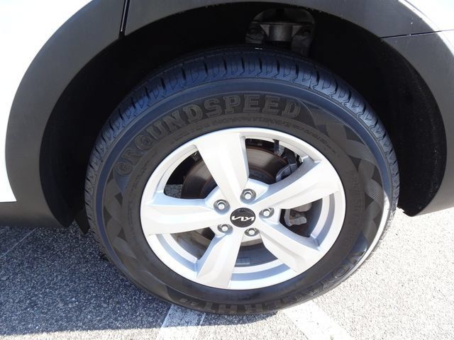 Used 2023 Kia Sorento LX FWD image 35