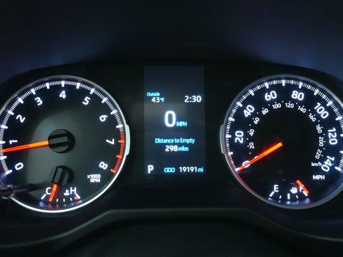 Used 2020 Toyota RAV4 LE image 33