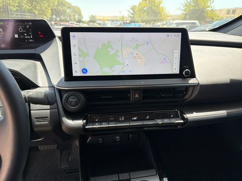 Used 2025 Toyota Prius FWD image 25