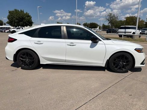 Used 2024 Honda Civic Sport image 4