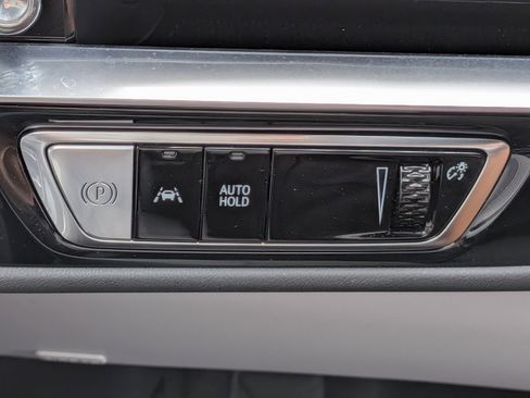 Certified 2024 Cadillac Lyriq Luxury AWD/4WD image 25