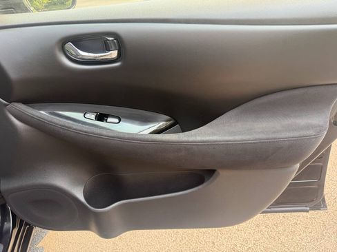 Used 2016 Nissan Leaf SV FWD image 19