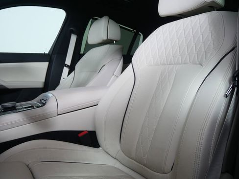 Certified 2026 BMW X6 xDrive40i image 11