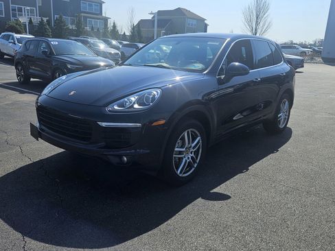 Used 2015 Porsche Cayenne S image 8