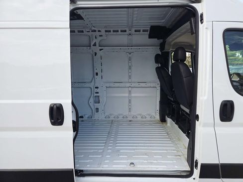 Used 2026 RAM ProMaster 2500 w/ Convenience Group FWD image 13