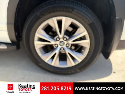 Used 2016 Toyota Highlander Plus FWD image 21