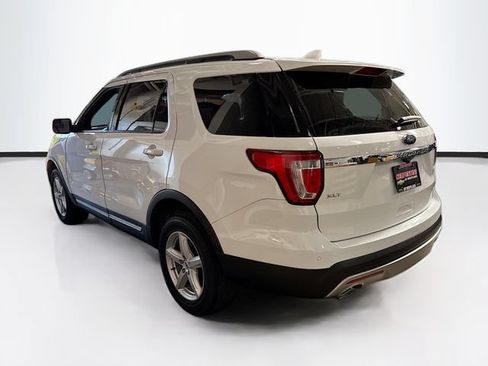 Used 2016 Ford Explorer XLT w/ Equipment Group 202A AWD/4WD image 6