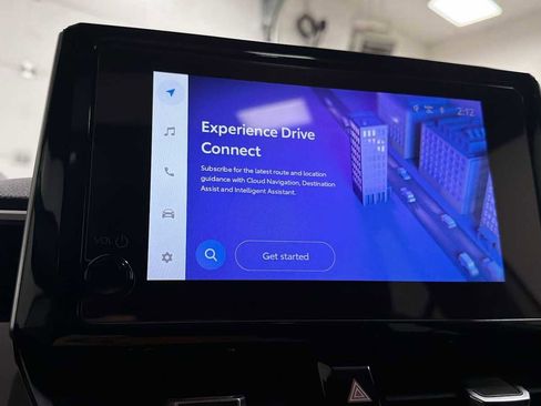 Used 2024 Toyota Corolla Cross XSE w/ Convenience Package image 20