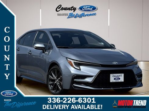 Used 2025 Toyota Corolla SE image 1