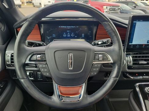 Used 2024 Lincoln Navigator Reserve image 24