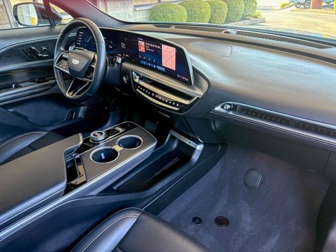 Used 2024 Cadillac Lyriq Luxury RWD image 24