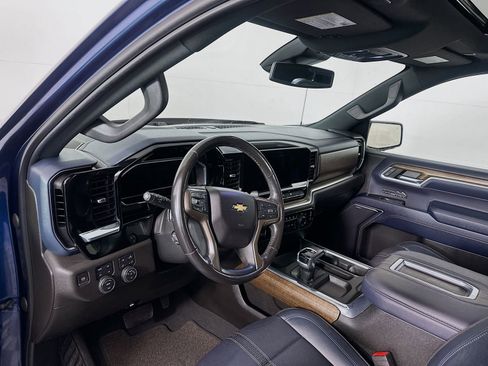 Used 2022 Chevrolet Silverado 1500 High Country AWD/4WD image 9