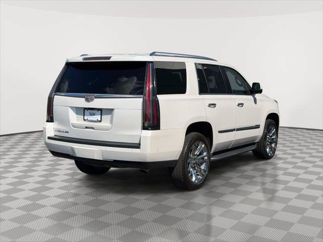 Used 2020 Cadillac Escalade Luxury w/ LPO, Radiant Package AWD/4WD image 7