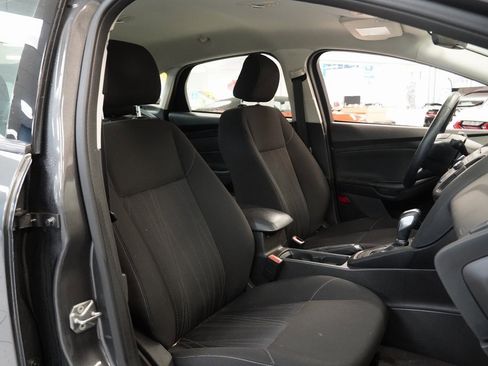 Used 2016 Ford Focus SE w/ SE Cold Weather Package image 26