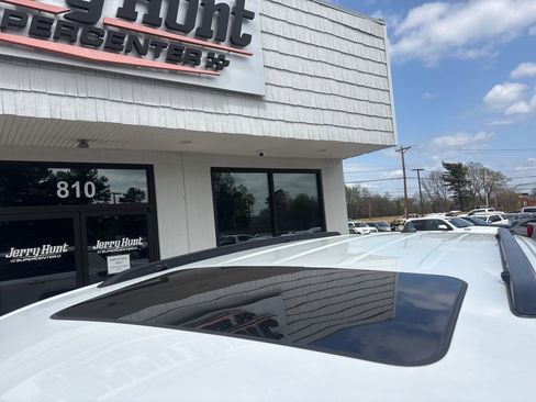 Used 2023 Jeep Grand Cherokee L Laredo image 12