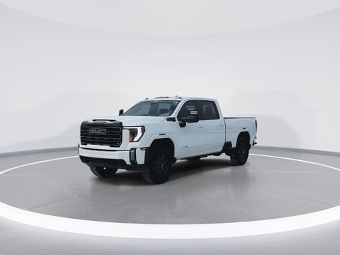 Used 2024 GMC Sierra 2500 AT4 w/ AT4 Preferred Package image 4