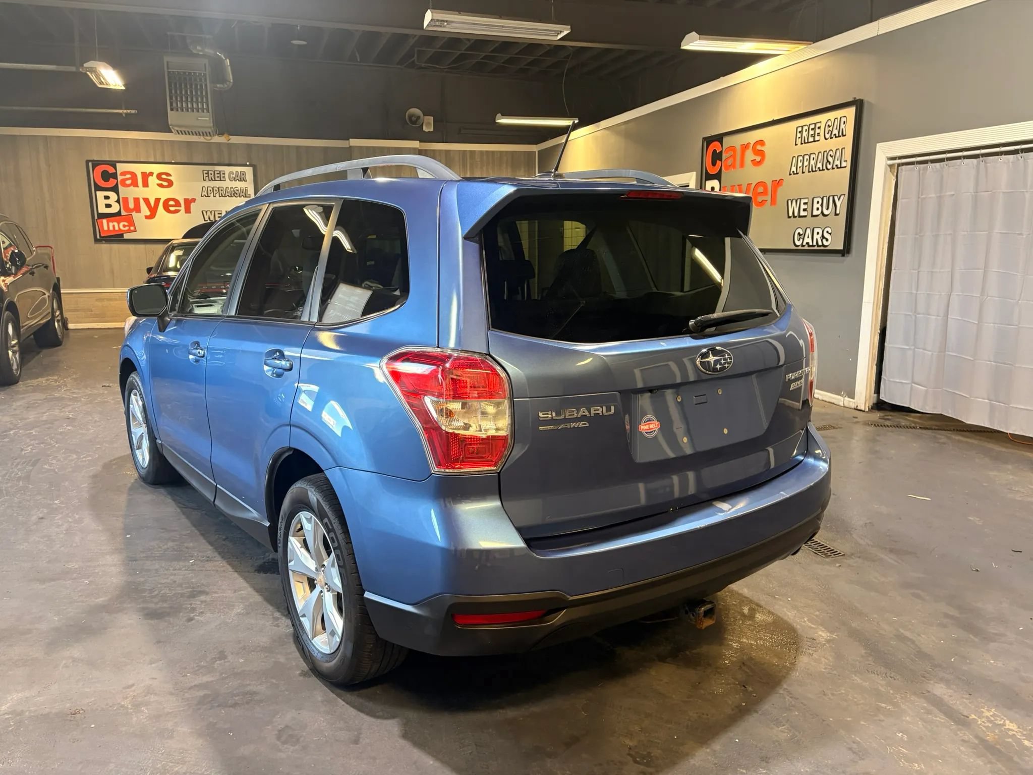 Used 2015 Subaru Forester 2.5i Limited AWD/4WD image 4
