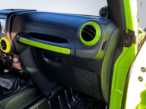 Used 2012 Jeep Wrangler Unlimited Sport image 17