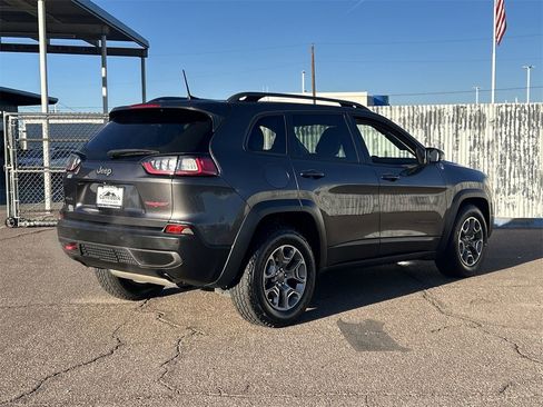 Used 2021 Jeep Cherokee Trailhawk image 5
