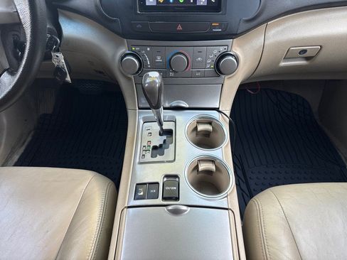 Used 2010 Toyota Highlander 4WD image 21
