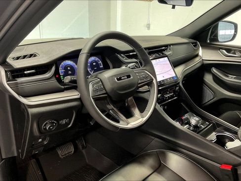 New 2025 Jeep Grand Cherokee Limited w/ Black Appearance Package image 28