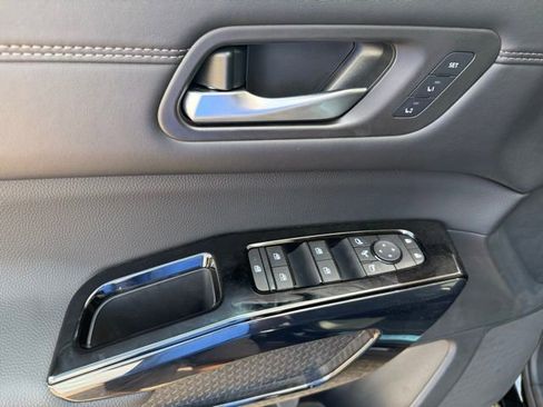 New 2026 Nissan Pathfinder Platinum AWD/4WD image 15
