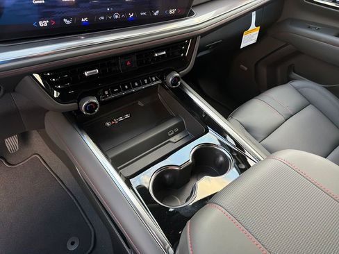 New 2026 Chevrolet Suburban RST image 19