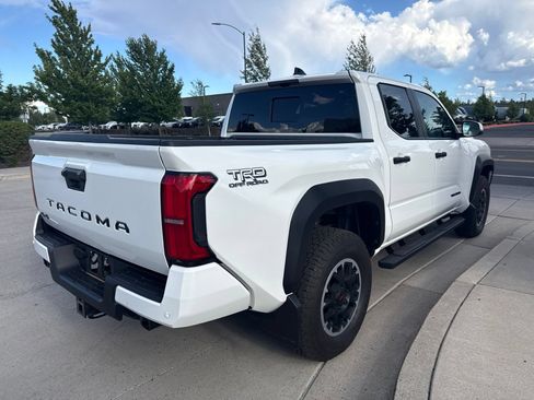 Used 2026 Toyota Tacoma TRD Off-Road w/ TRD Off Road Upgrade Package AWD/4WD image 5
