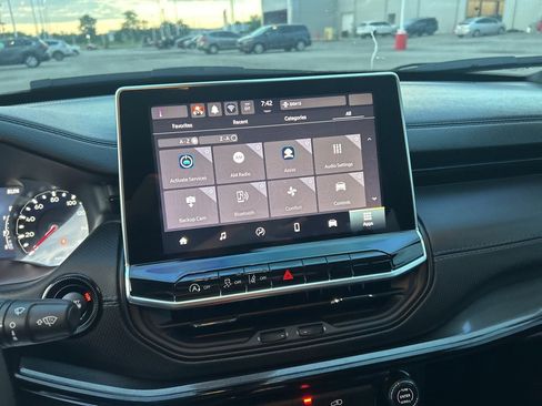 Used 2025 Jeep Compass Latitude w/ Altitude Special Edition image 15