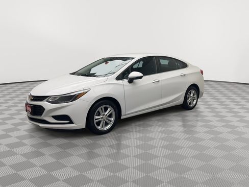 Used 2017 Chevrolet Cruze LT w/ Convenience Package image 32