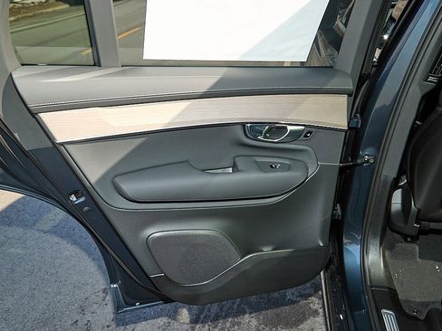 New 2026 Volvo XC90 B5 Plus w/ Protection Package image 18