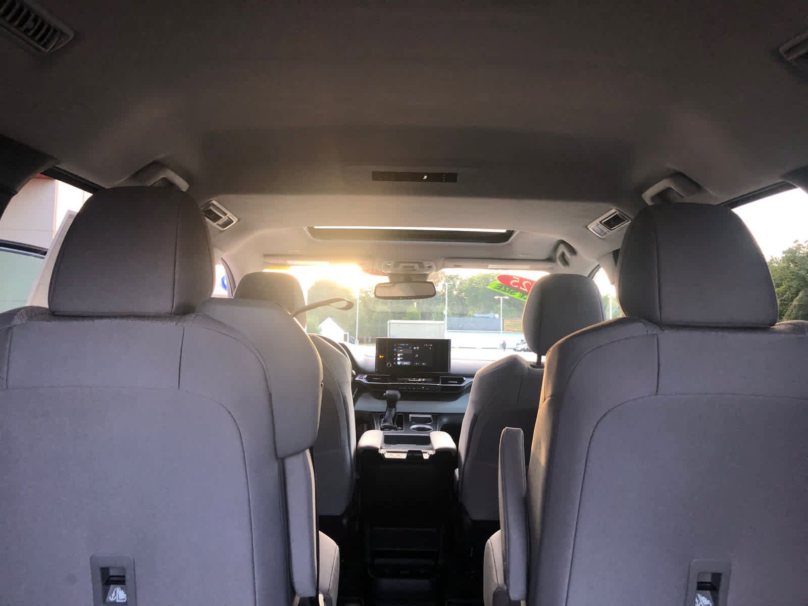 Certified 2025 Toyota Sienna LE w/ LE Plus Package FWD image 34
