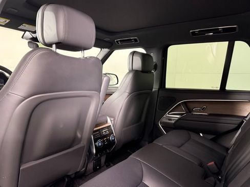 Used 2025 Land Rover Range Rover SE AWD/4WD image 24
