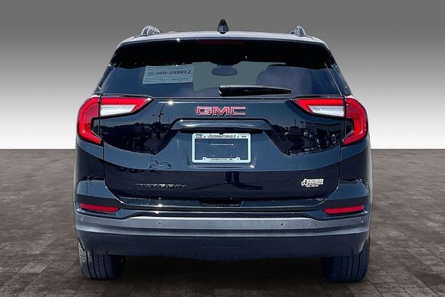 Used 2024 GMC Terrain SLE w/ Elevation Edition FWD image 4