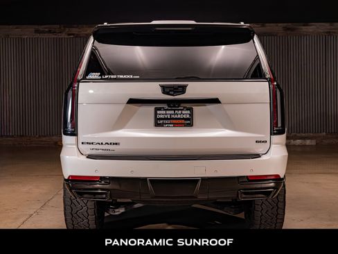 Used 2025 Cadillac Escalade Sport Platinum image 8