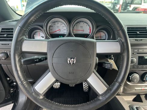 Used 2009 Dodge Challenger R/T image 17