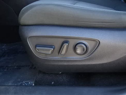 Used 2024 Toyota RAV4 XLE FWD image 17