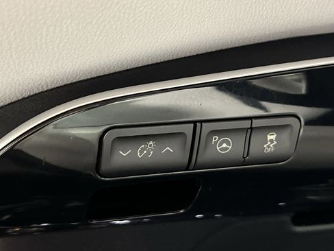 Used 2017 Toyota Prius Four image 30