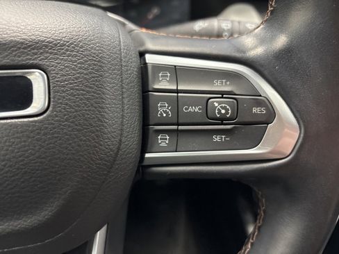 Used 2022 Jeep Compass Limited image 38