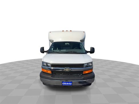 Used 2017 Chevrolet Express 3500 image 3