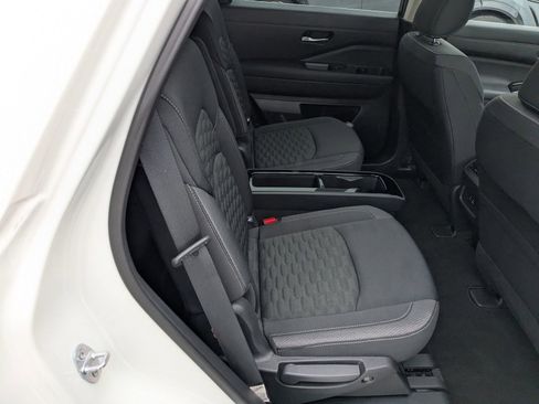 Used 2022 Nissan Pathfinder SV w/ SV Premium Package image 23