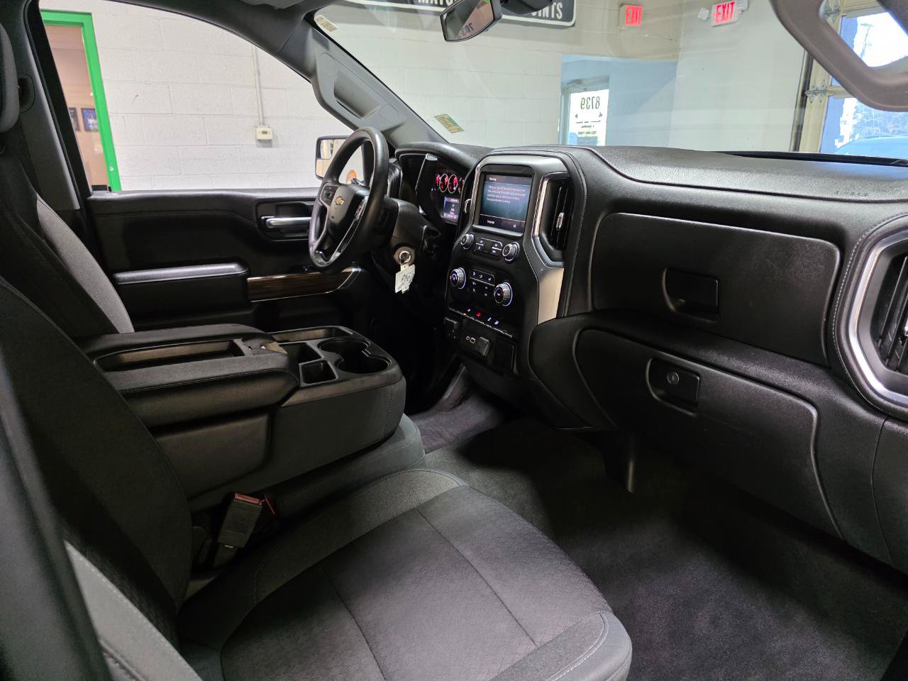 Used 2019 Chevrolet Silverado 1500 LT w/ Trailering Package AWD/4WD image 25
