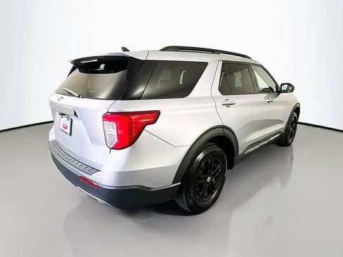 Used 2023 Ford Explorer XLT w/ Equipment Group 202A AWD/4WD image 5