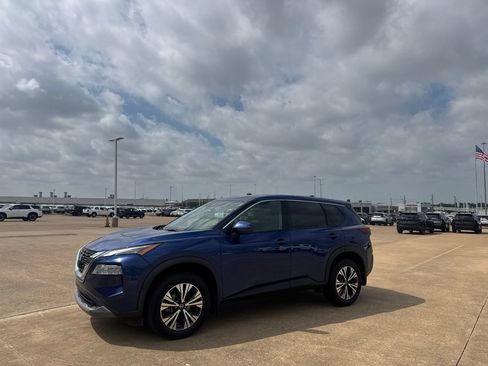 Used 2021 Nissan Rogue SV AWD/4WD image 11