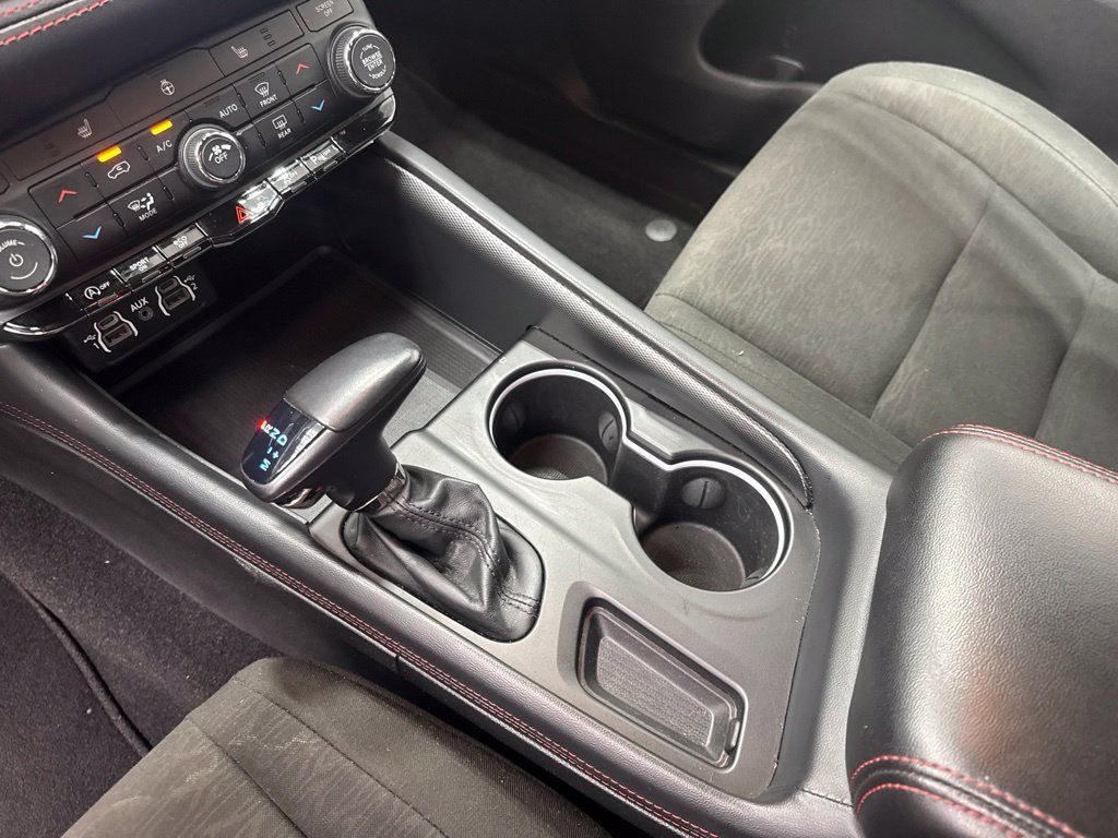 Used 2025 Dodge Durango GT RWD image 25