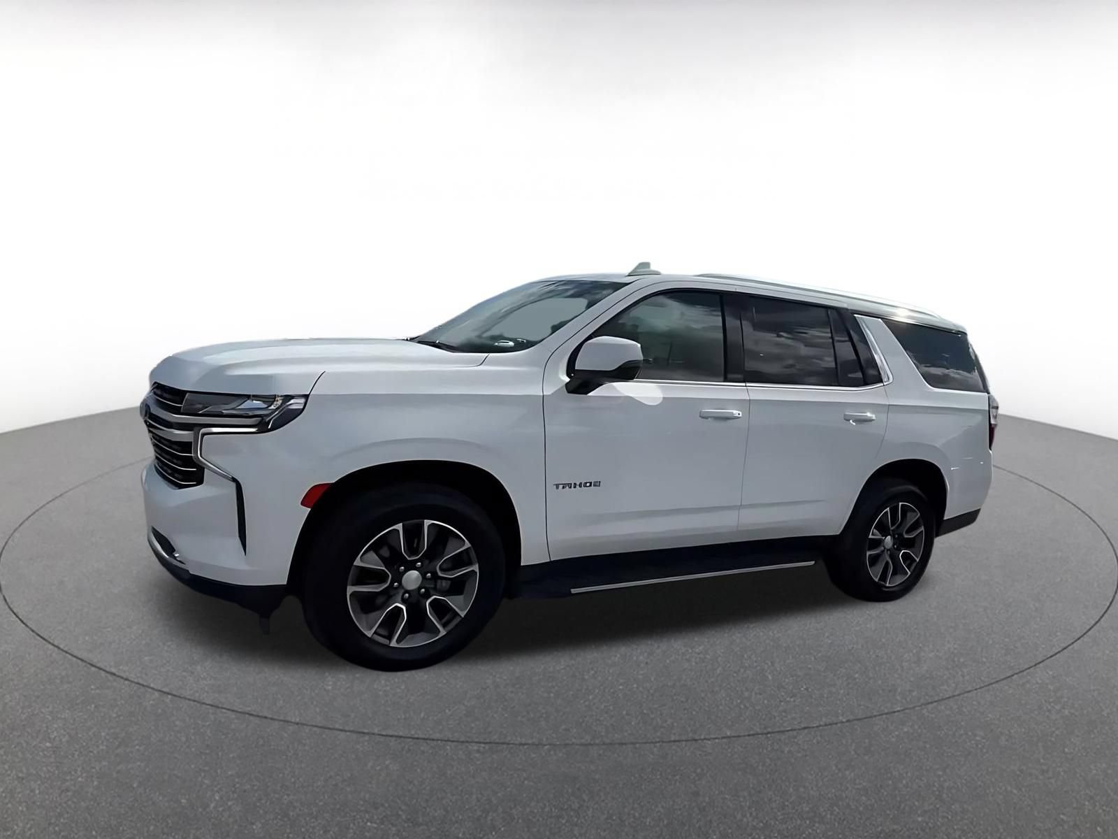 Used 2023 Chevrolet Tahoe LT w/ Luxury Package AWD/4WD image 7